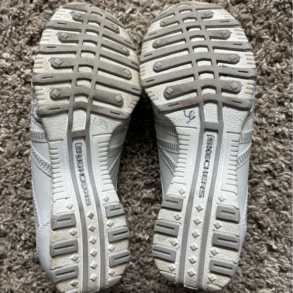 Skechers | White Leather Shimmer Sneaker - Picture 6 of 6
